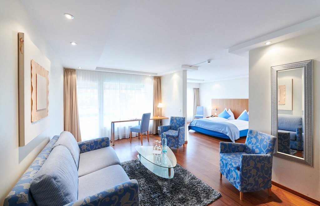 hotel-holiday-junior-suite_2820