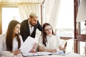 6 façons d'améliorer l'efficacité opérationnelle dans les hôtels